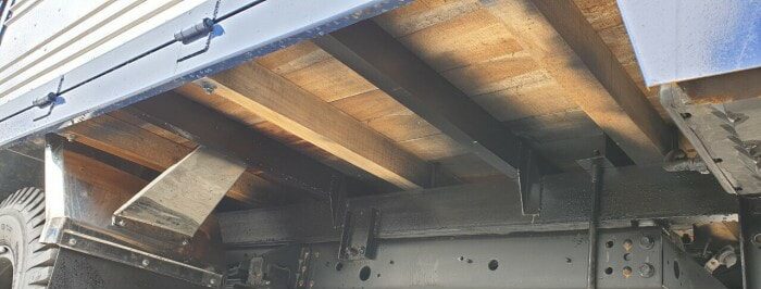 Lồng dầm gỗ, sàn gỗ cho xe tải chắc chắn hơn