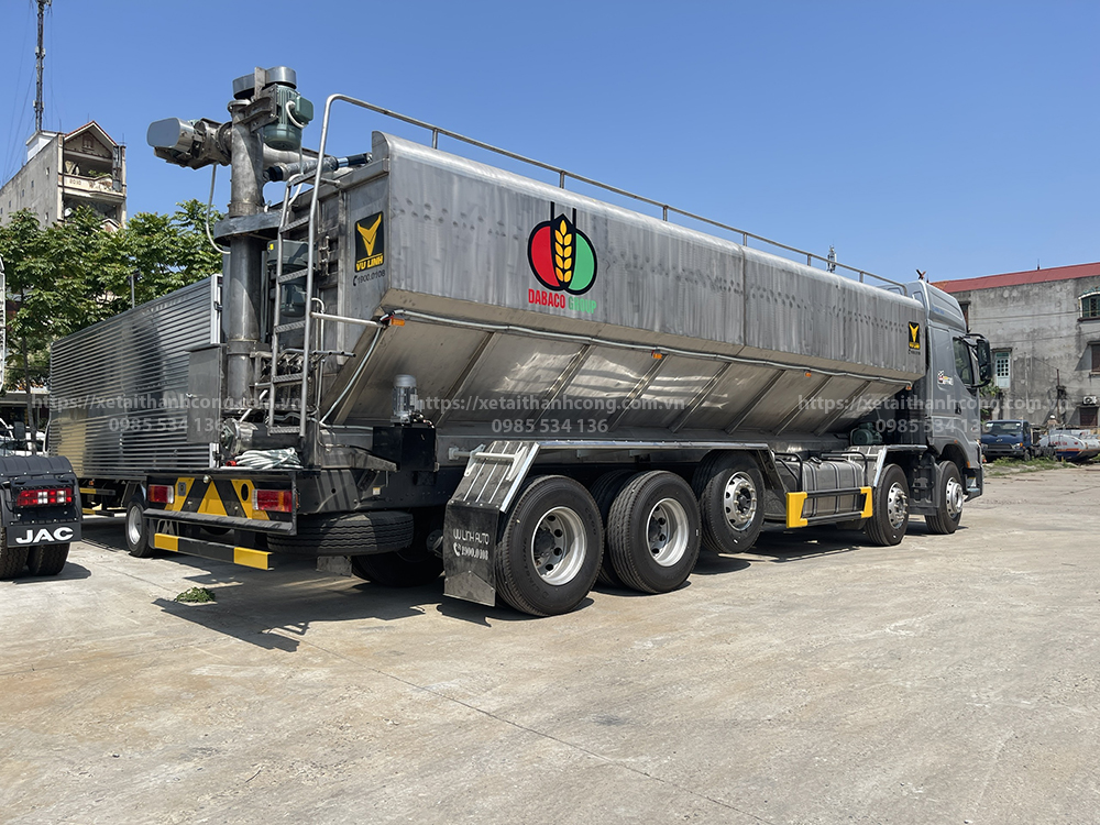Xe bồn chở cám thức ăn chăn nuôi Chenglong 5 chân 34 tấn