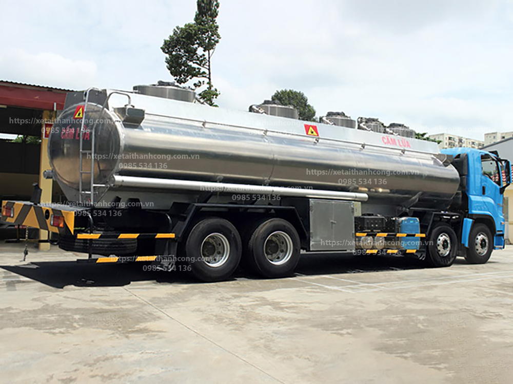 Xe bồn chở xăng dầu 24 khối Isuzu Giga 4 chân nhập khẩu