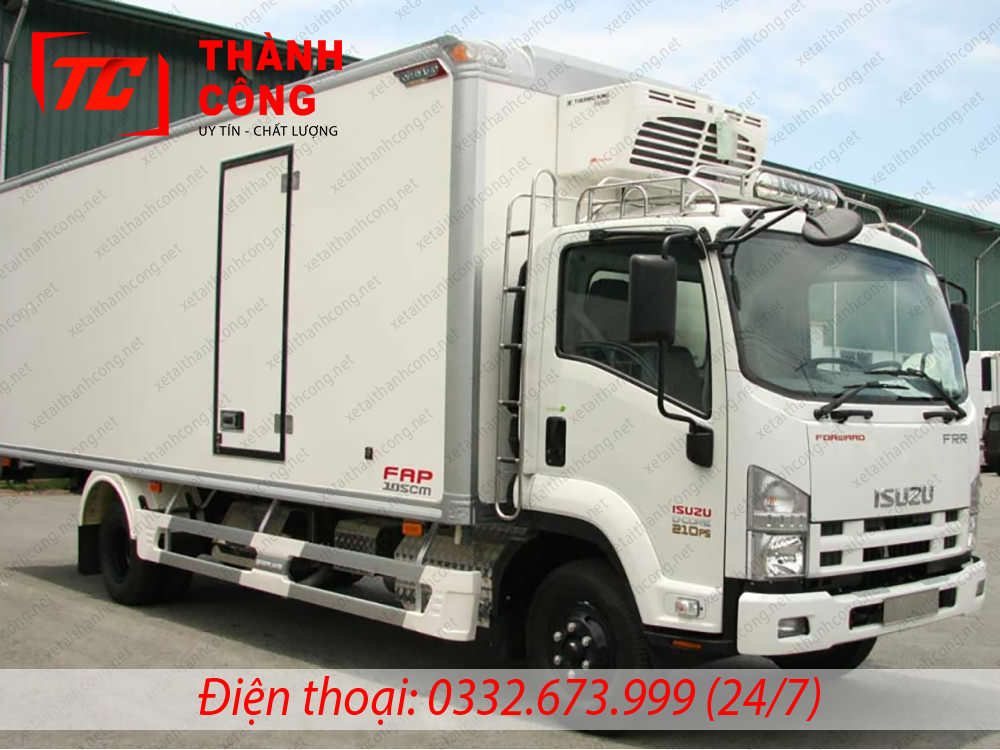 Xe tải Isuzu FRR90NE4 thùng đông lạnh tải trọng 5.850 kg