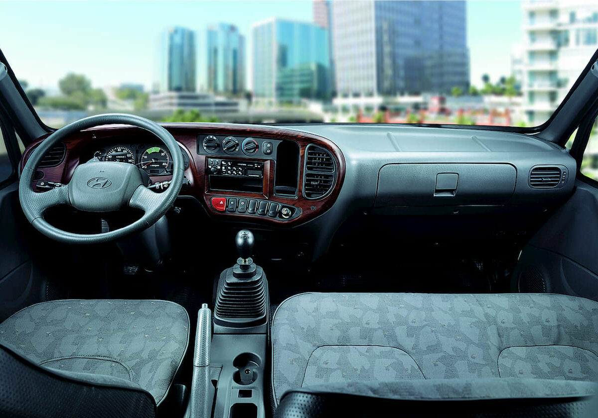 Hyundai 110XL nội thất