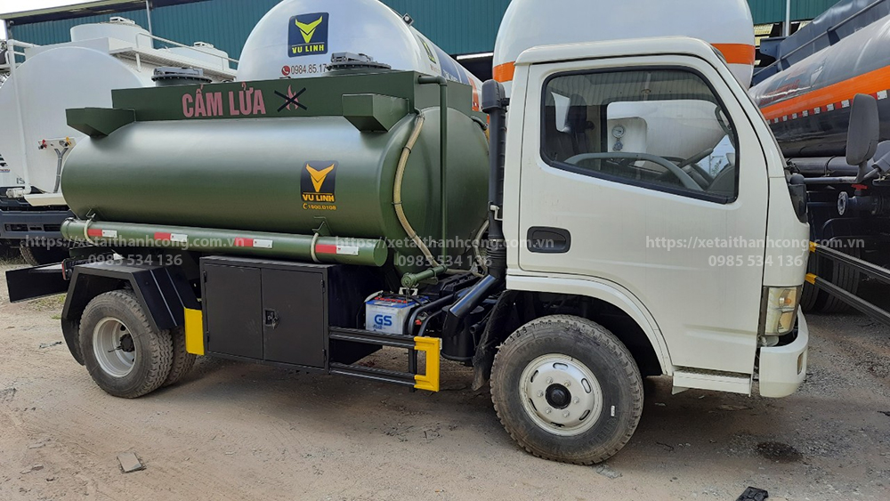 Xe bồn chở xăng dầu Dongfeng 4.2 khối